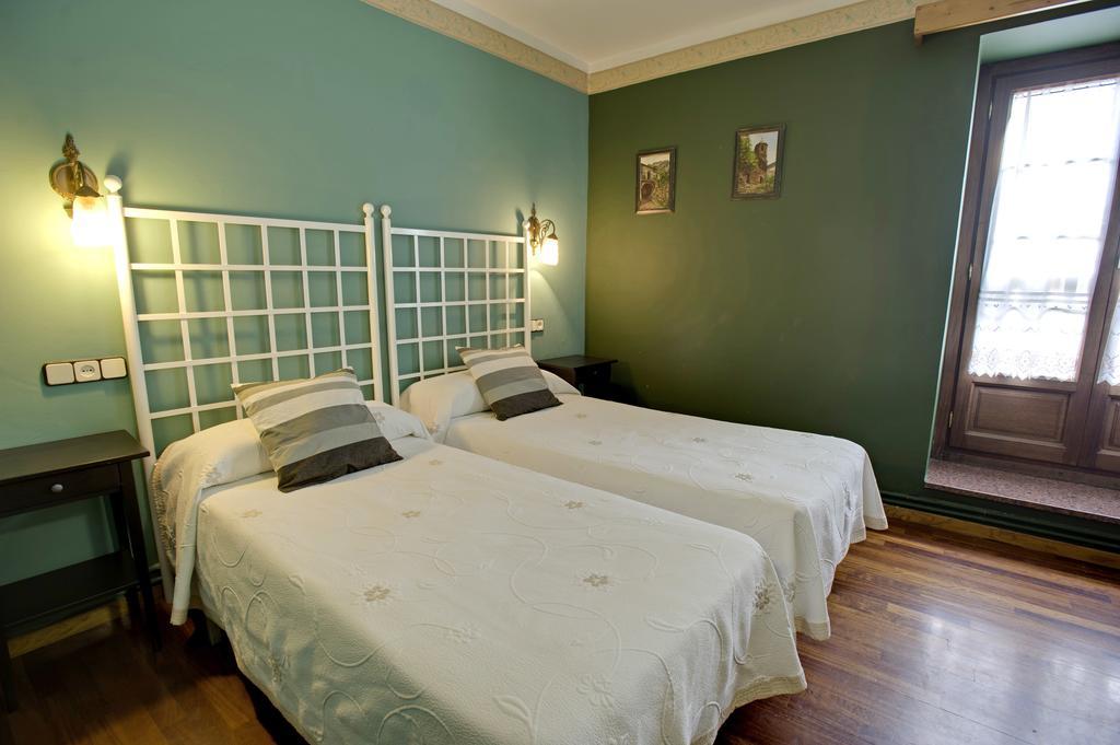 Double Room,143004960:JPEG